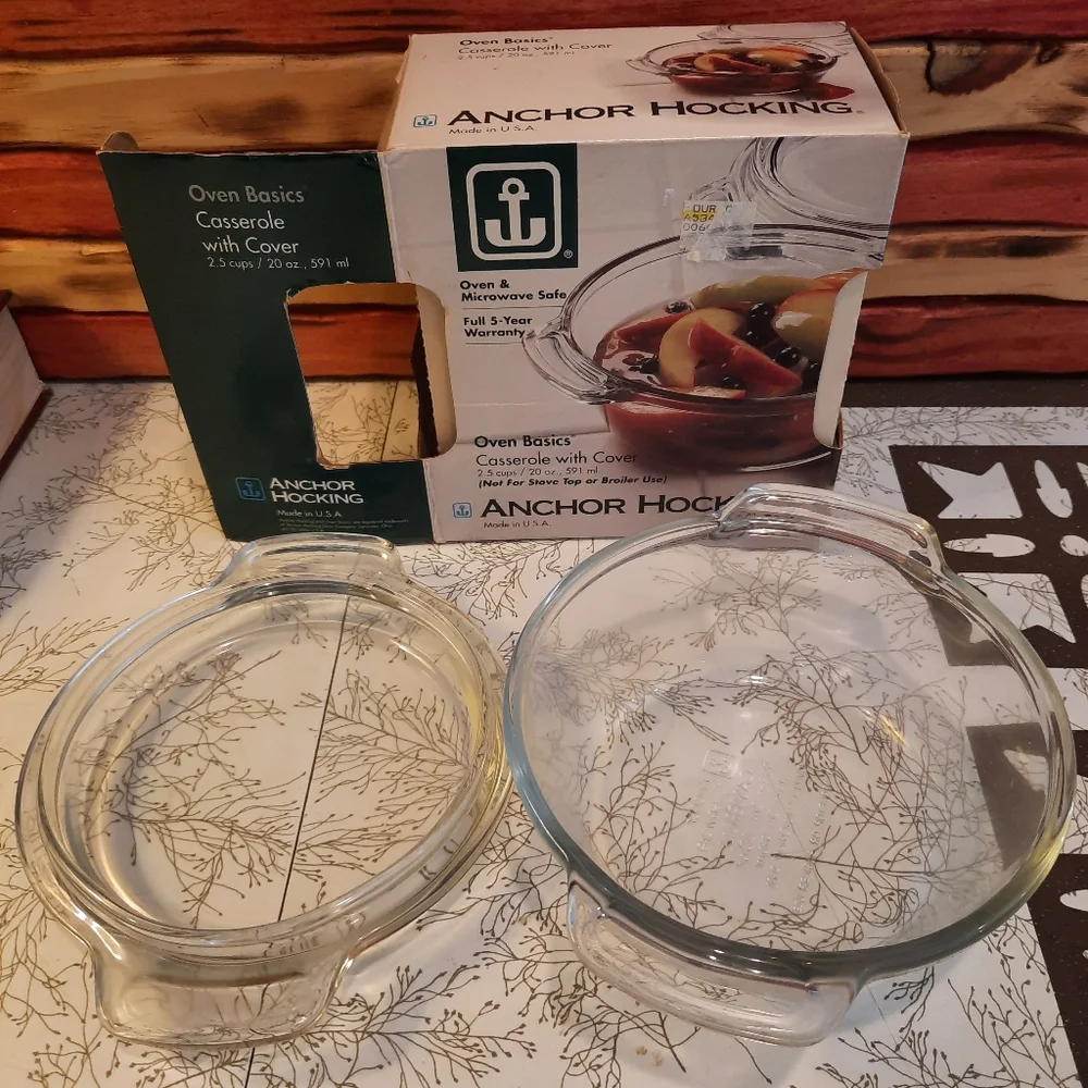 Vtg new Anchor Hocking glass baking dish 20 oz lid packaging